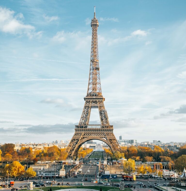 Eiffel tower during daytime